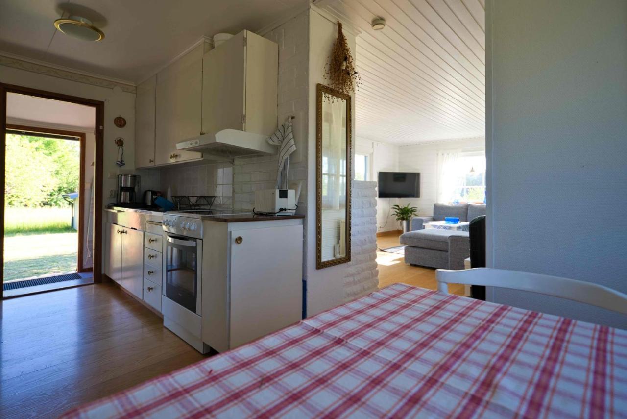 Rosenborgs Friluftspensionats stugor med kök Färjestaden Exteriör bild